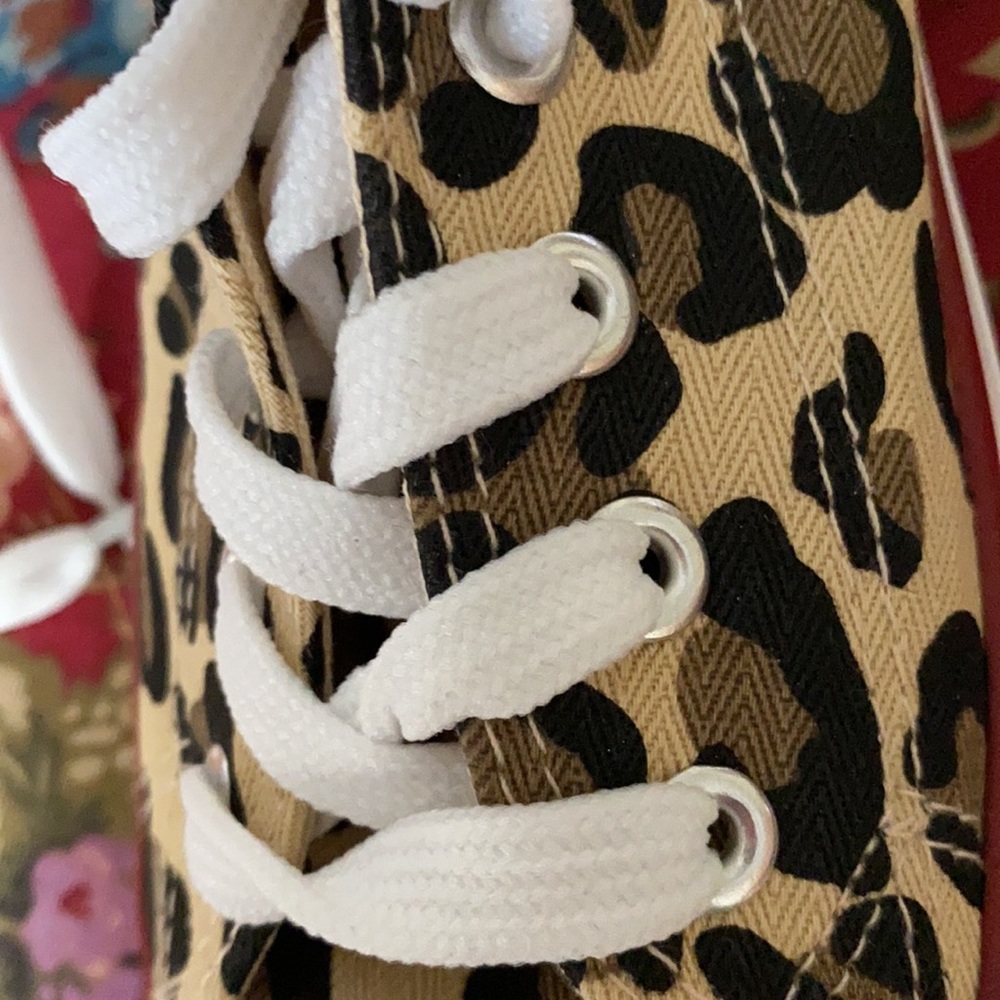 Size 8 Cheetah Print Ladies Fashion Sneakers - Picture 8 of 8
